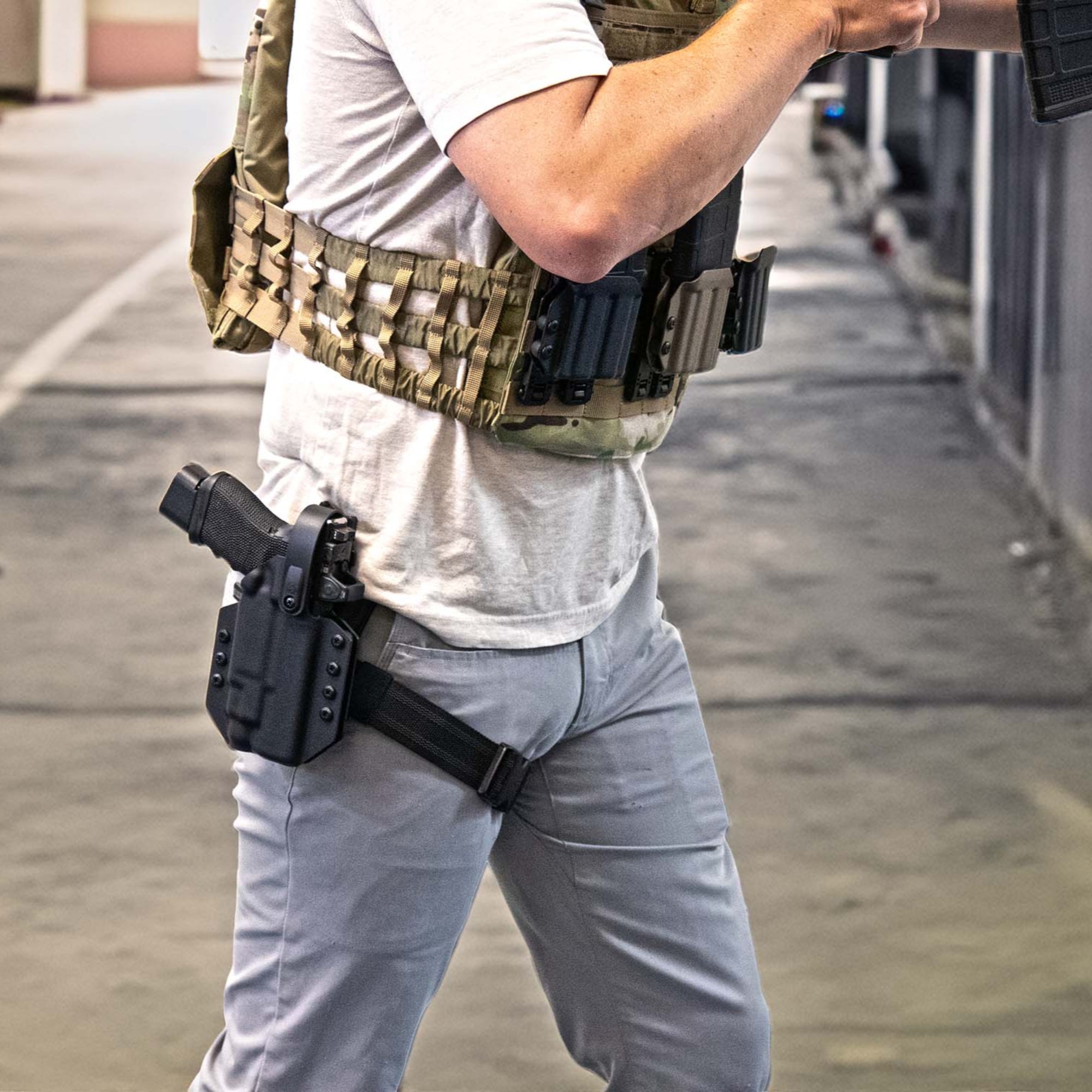 OWB Lightbearing Duty holster with Level 2 Retention - FDO Industries