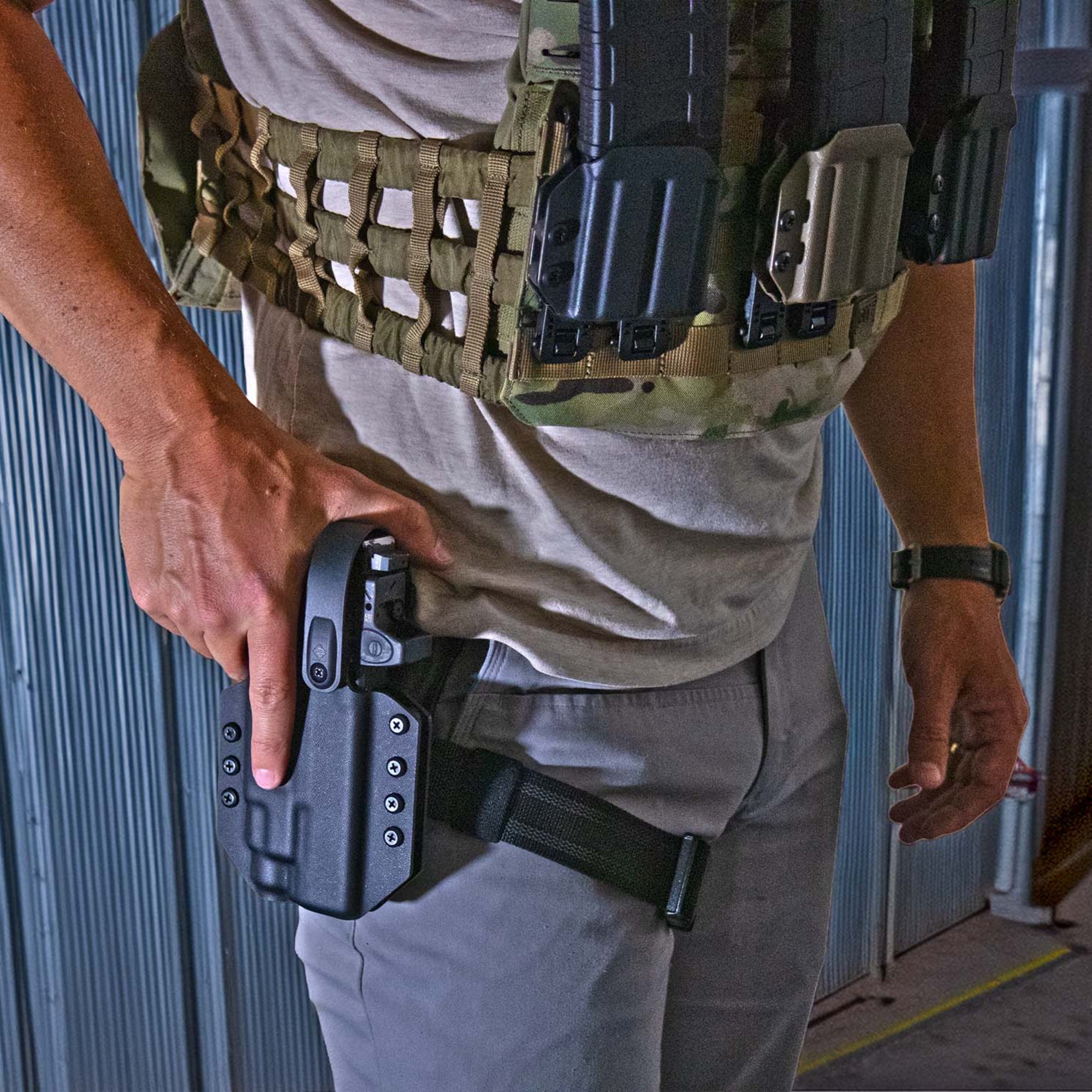 OWB Lightbearing Duty holster with Level 2 Retention - FDO Industries